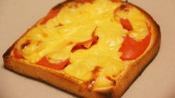 百吉福芝士片试用——简单芝士香肠披萨