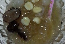 红枣银耳莲子汤