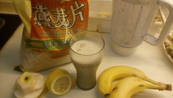 香蕉雪梨燕麦酸奶smoothie