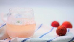 荔枝气泡酒——迷迭香