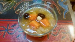 宝宝辅食菜谱：非常简单的木瓜百合银耳莲子粥（高压锅做法）