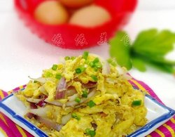 洋葱炒鸡蛋---春季美食（来自依依美食）