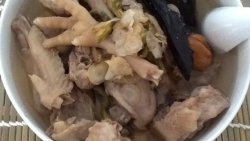灵芝石斛西洋参鸡汤——滋阴清热，益胃生津