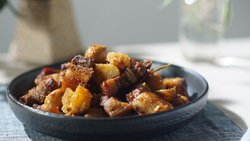 假期必备！！土豆红烧肉~