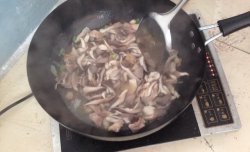 蘑菇肉丝鸡蛋汤
