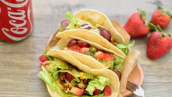 墨西哥主食-Taco（玉米饼夹肉）