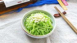 胡麻油清炒芥兰丝(低脂享瘦美食)