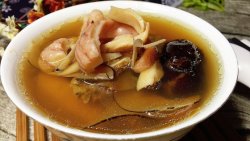 海螺椰片煲鸡汤