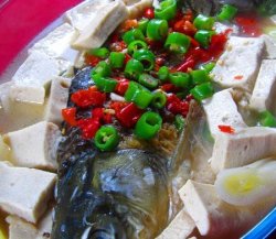 欢庆有鱼--湖乡豆腐炖鱼