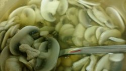 蘑菇瘦肉汤