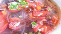 乐乐自家菜--西红柿紫菜粉条汤
