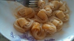 小鱼肠吃面