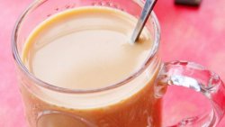 下午茶必备：自制醇香奶茶 在家也能喝奶茶咯