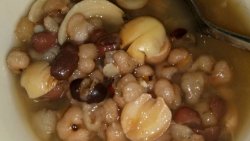 红豆薏米百合莲子粥--养生养颜
