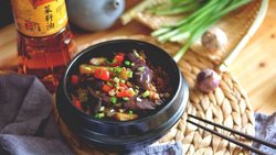 酱香肉末茄子煲
