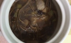 砂锅煲排骨茶树菇