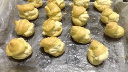 外形和馅料 一样重口味的 榴莲泡芙来啦