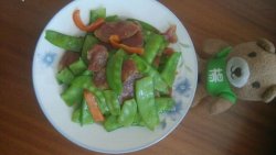 菜豌豆炒香肠