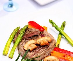 黑椒芦笋牛扒