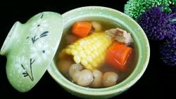 玉米胡萝卜桂圆瘦肉汤