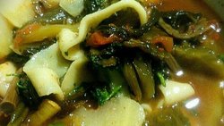 笋干酸菜西红柿土豆面