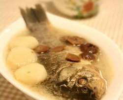 山楂鲫鱼汤