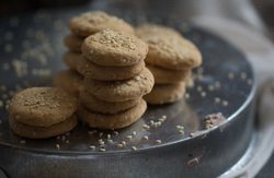 充满回忆的老街芝麻饼