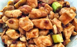 宫保鸡丁（家庭版实惠到没有土豪朋友的宫保鸡胸脯子）