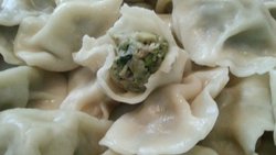 乐乐自家菜---槐花饺子