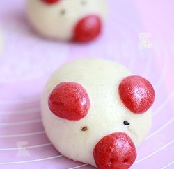 性感红唇——小萌猪豆沙包