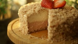 草莓双层芝士蛋糕