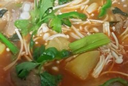 韩国감자깔비탕直译就是土豆排骨汤