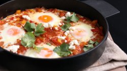 北非蛋：鸡蛋加番茄的洋气吃法！