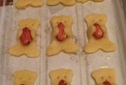 小熊抱杏仁饼干