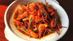 下酒开胃的油爆小河虾