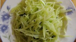 油泼青笋