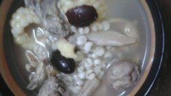 红枣薏米母鸡汤