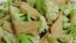 腐竹炒花菜     偶尔吃素也不赖