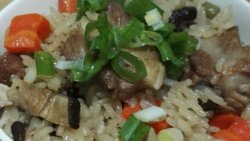 蔬菜排骨煲米饭