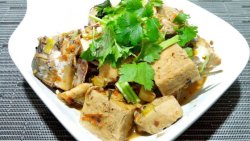 鲅鱼炖冻豆腐