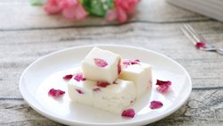 玫瑰牛奶小方