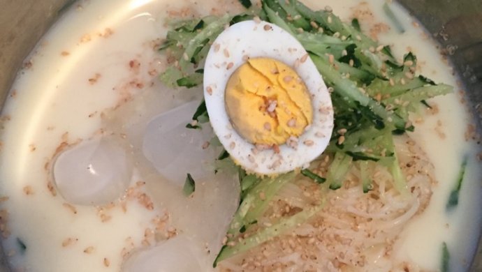 透心凉的韩国豆浆凉面