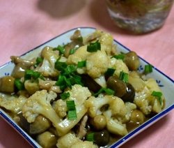 肉丝草菇炒花菜