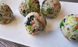 熊孩子不吃饭，用这招治他！宝宝饭团