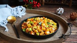 #520，美食撩动TA的心！# 鸡丁炒杂蔬