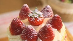 草莓奶油蛋糕—迷迭香
