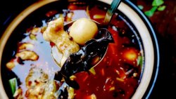 泡椒芋儿鲢鱼锅