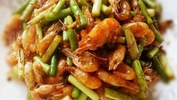 油爆蒜苔河虾