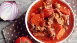 番茄蔬菜炖牛肉