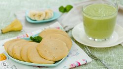 香蕉松饼配牛油果奶昔